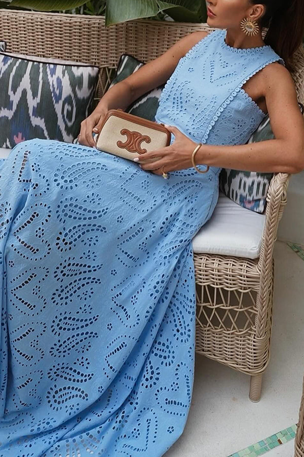 INESA | TWO-PIECE SET WITH EMBROIDERY AND HIGH-WAIST MAXI SKIRT